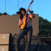 Concert solo 2014 0713_kitchener slash (44)